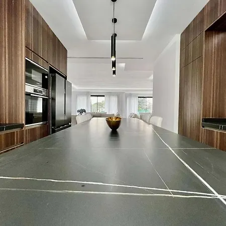 شقة Spacious Villa With Patio And Swimming Pool 8P ليسيا دي فاكا