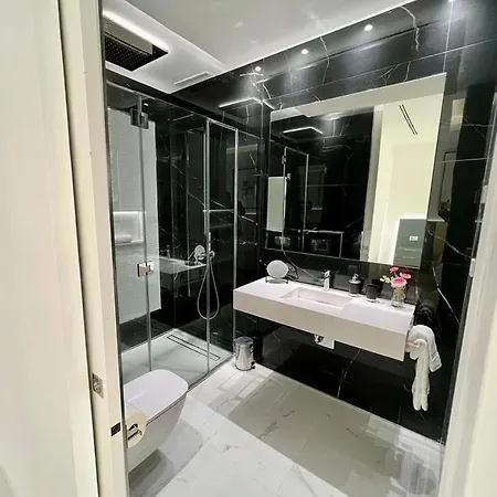 Spacious Villa With Patio And Swimming Pool 8P * 리시아 디 바카